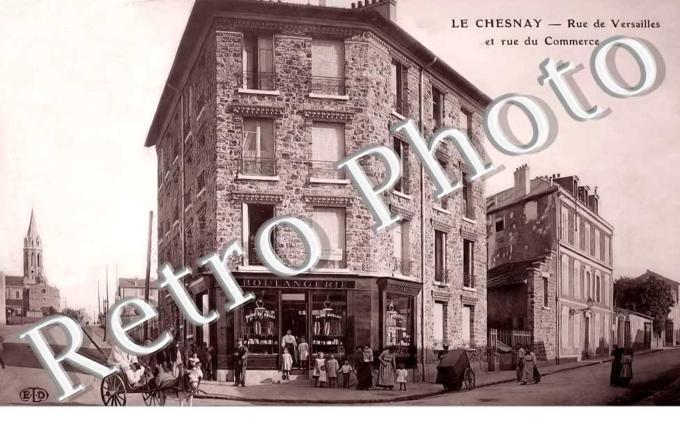 Rue de Versailles et rue du Commerce. Boulangerie