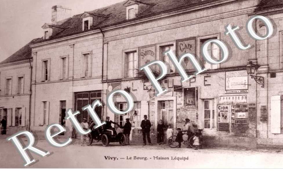 Le bourg. Maison Léquipé