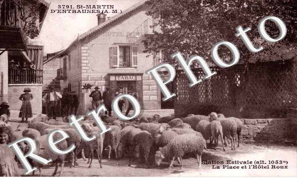 La Place et l'Hôtel Roux