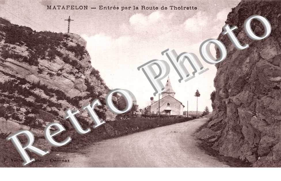 entrée par la route de Thoirette