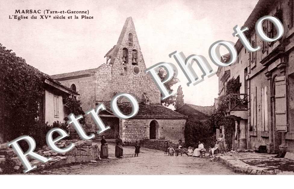 L'église du XVè siècle et la place