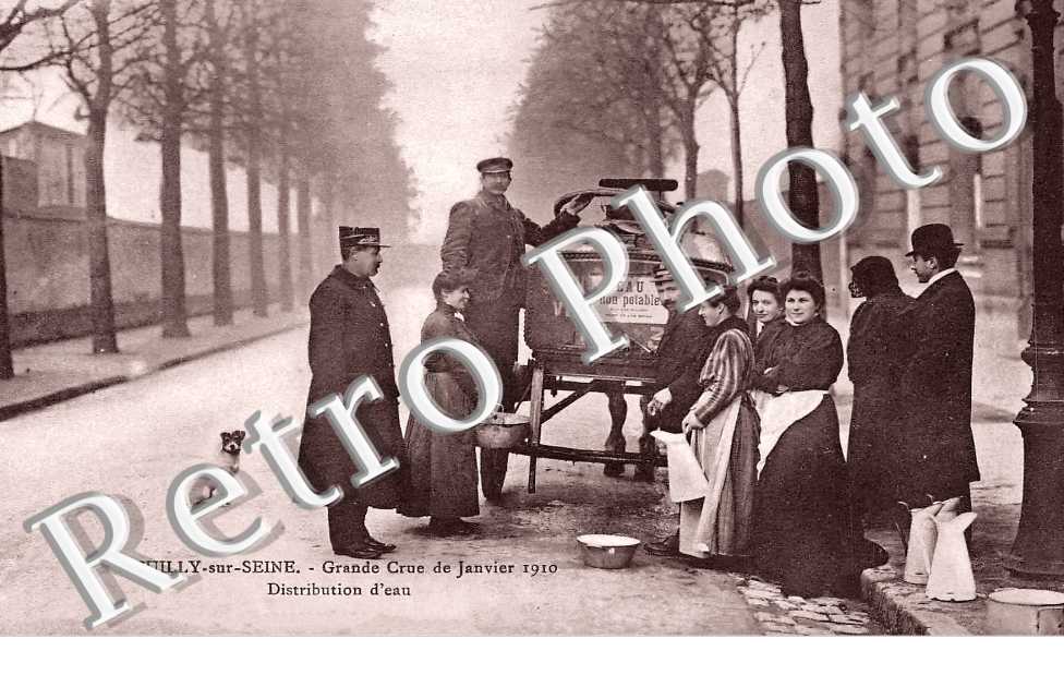 Grande crue de janvier 1910. Distribution d'eau