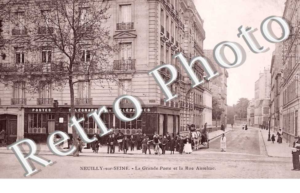 la Grande Poste et la rue Anselme