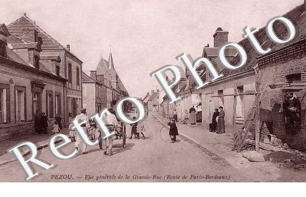 vue générale de la grande rue (Route de Paris-Bordeaux)