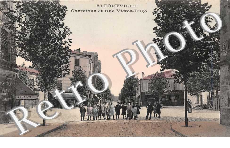 carrefour et rue Victor-Hugo