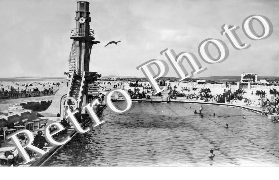 un plongeon à la piscine marine