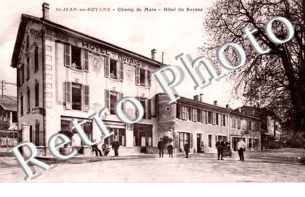 Champ de Mars. Hôtel du Royans