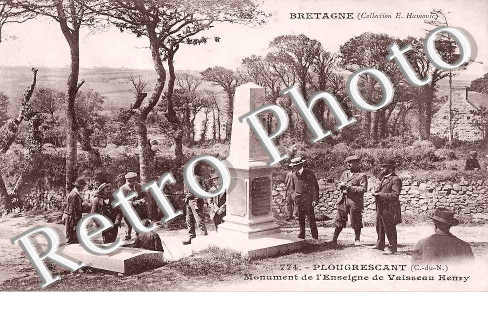 Monument de l'Enseigne de Vaisseau Henry