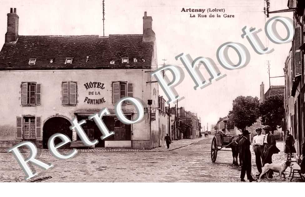 la rue de la gare. Hôtel de la Fontaine