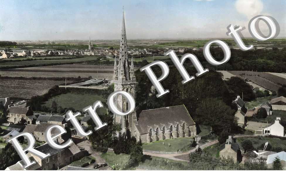 vue générale. Eglise.