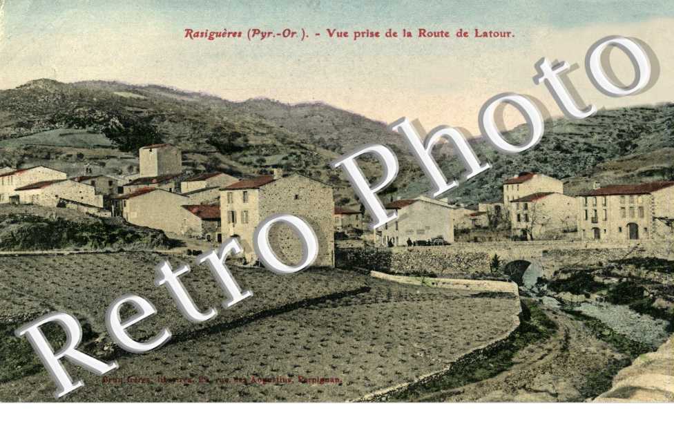 vue prise de la route de Latour