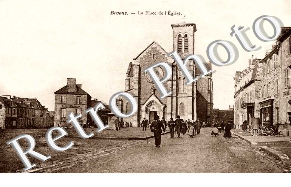 LA PLACE DE L'EGLISE