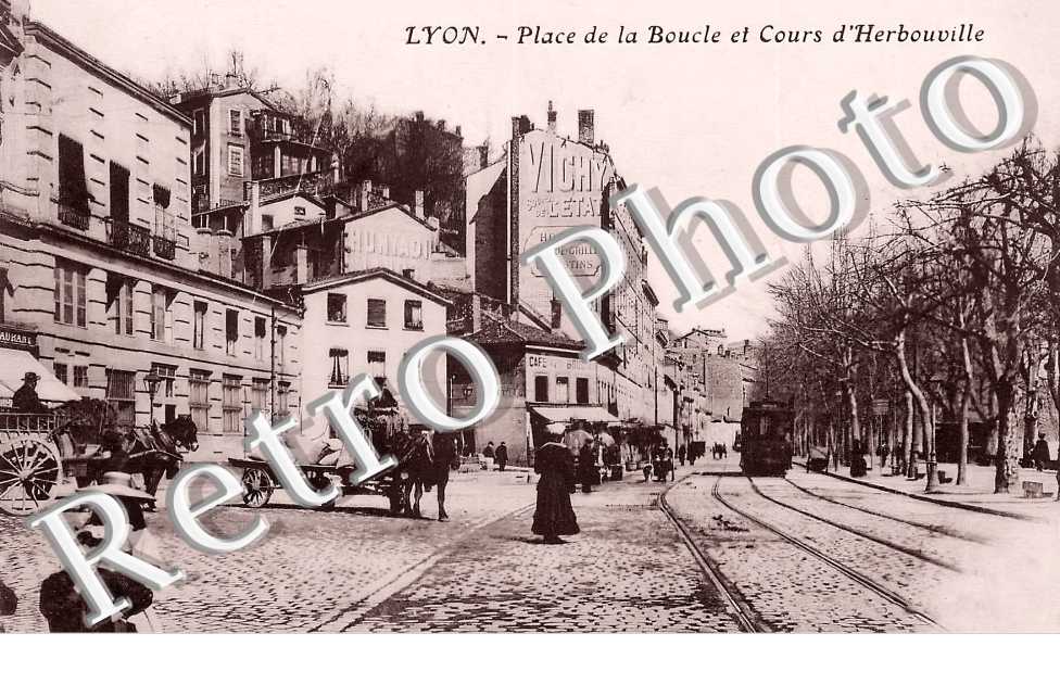 Place de la Boucle et Cours d'Herbouville