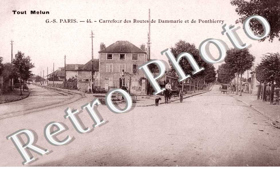 Carrefour des routes de Dammarie et de Ponthierry