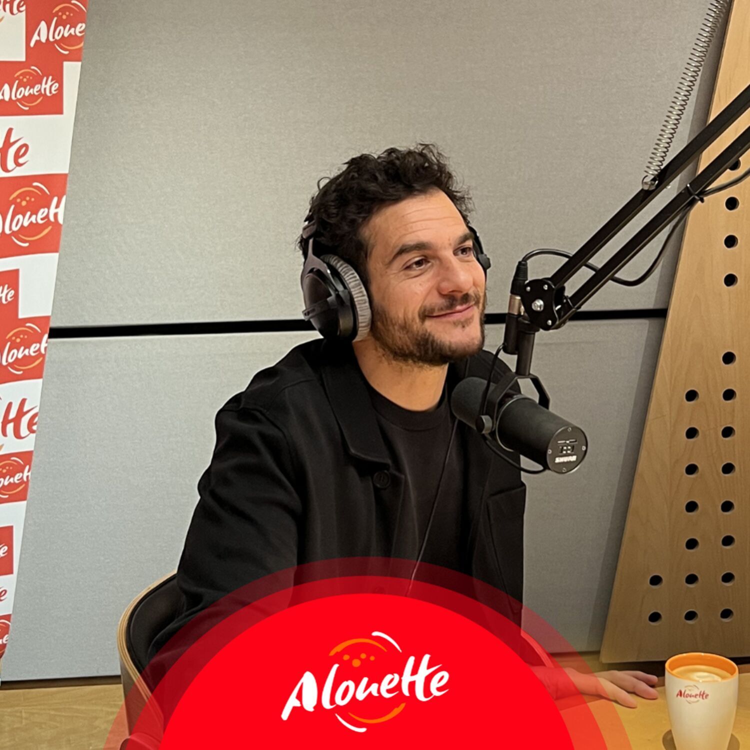 Amir nous raconte l’histoire de son hit "Il y a" en featuring Jason...