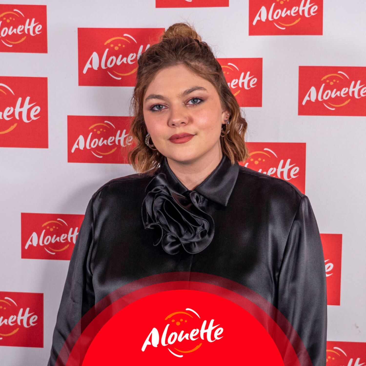 Louane nous raconte l'histoire de son hit "Secret"