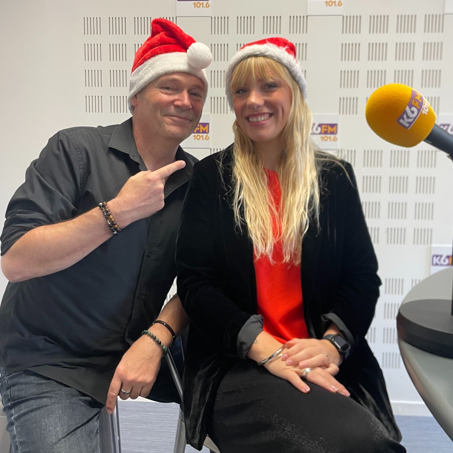 Rosebud chante noël : un duo de musiciens prêt à vous chantonner la magie de noël Rosebud chante noël : un duo de musiciens prêt à vous chantonner la magie de noël