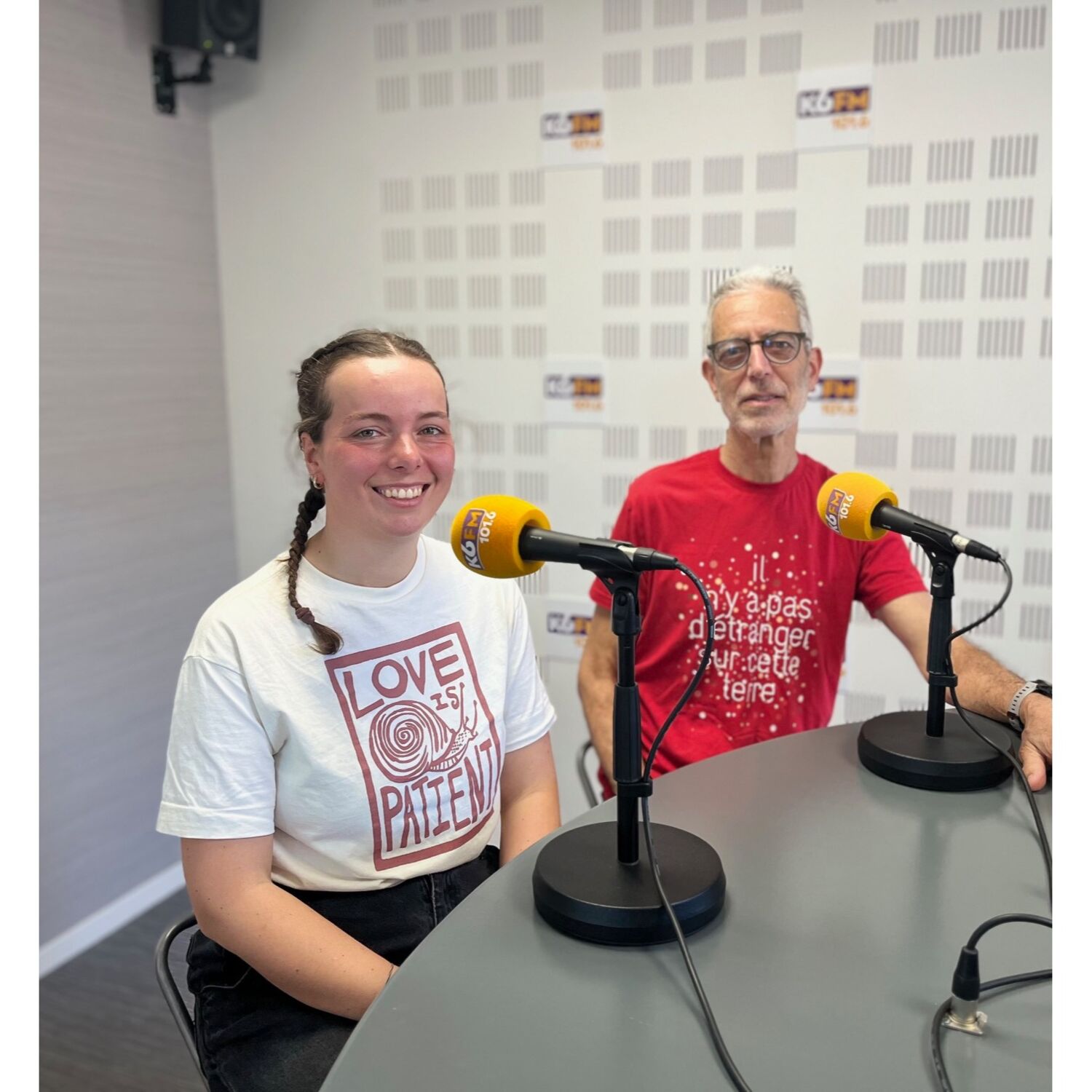 « Il n’y a pas d’étrangers sur cette terre » : au cœur du débat sur...