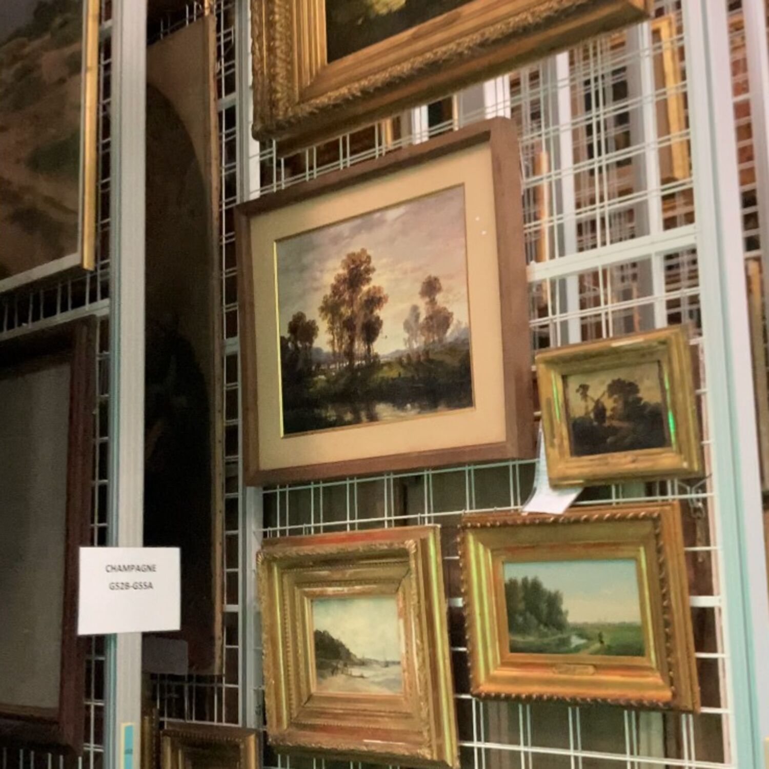 Reims : des milliers d'œuvres d'art précieusement stockées