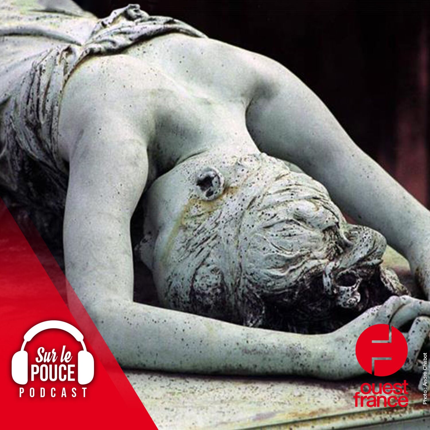 31 juillet 2023 - Leur travail consiste à pleurer sur les tombes