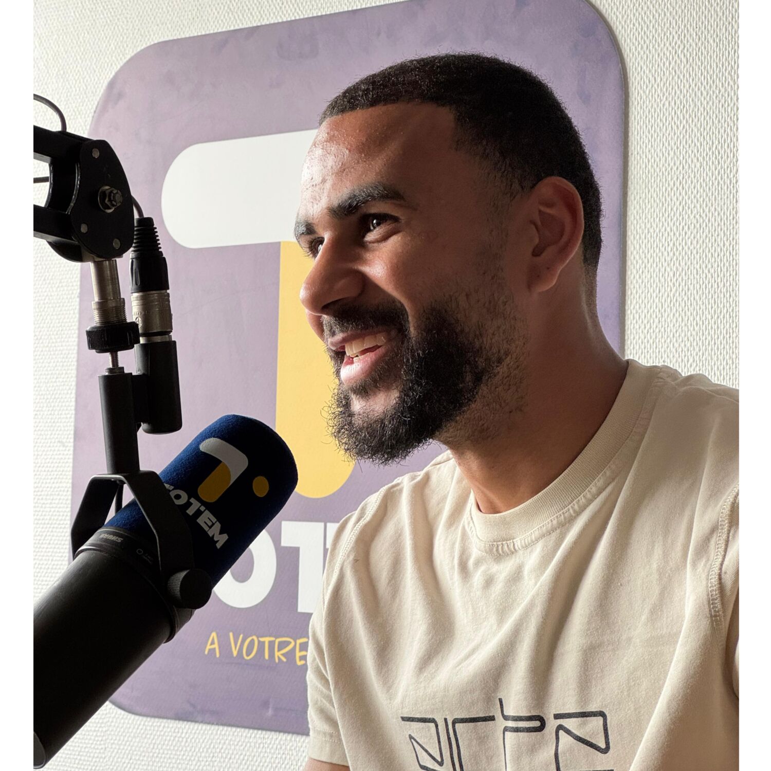 Il est d'attaque ! Loni Laurent dans le Club Sang et Or