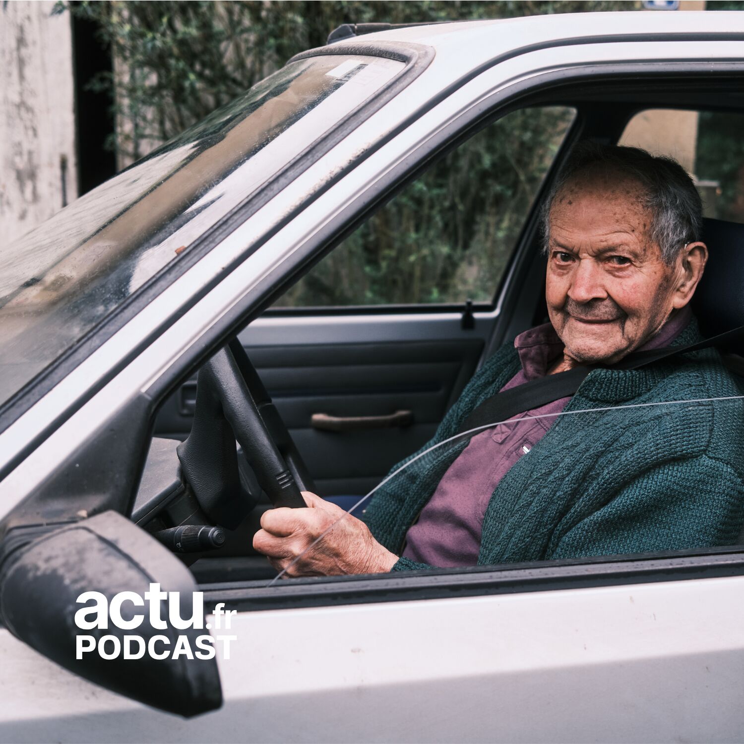On laisse un homme de 100 ans piloter (grosse erreur)
