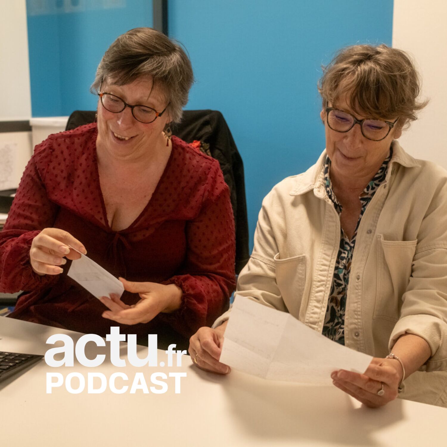 Les petites annonces amoureuses (2/4) - Les histoires croustillantes de Christine et Isabel