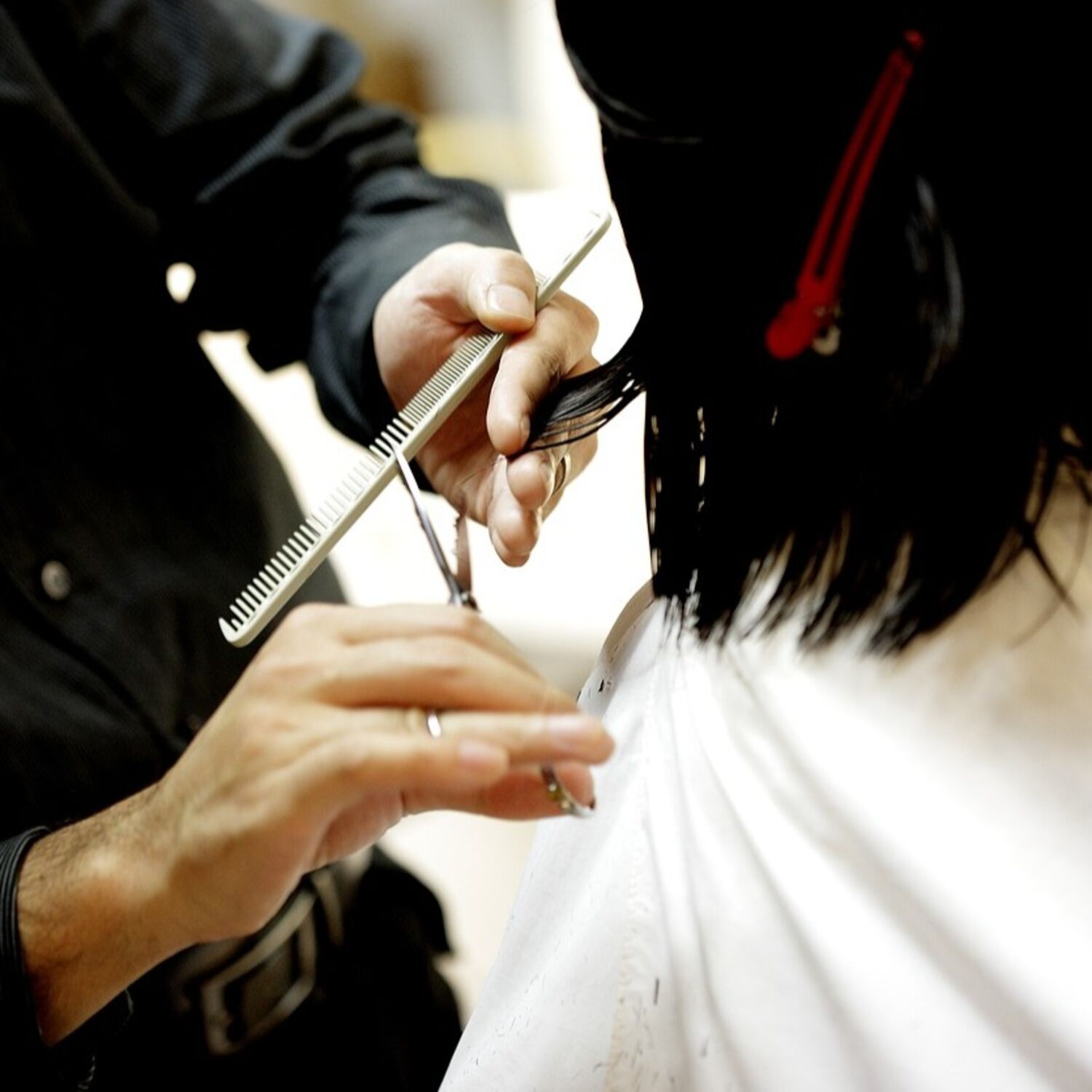 Que deviennent nos cheveux après la coupe chez le coiffeur ?