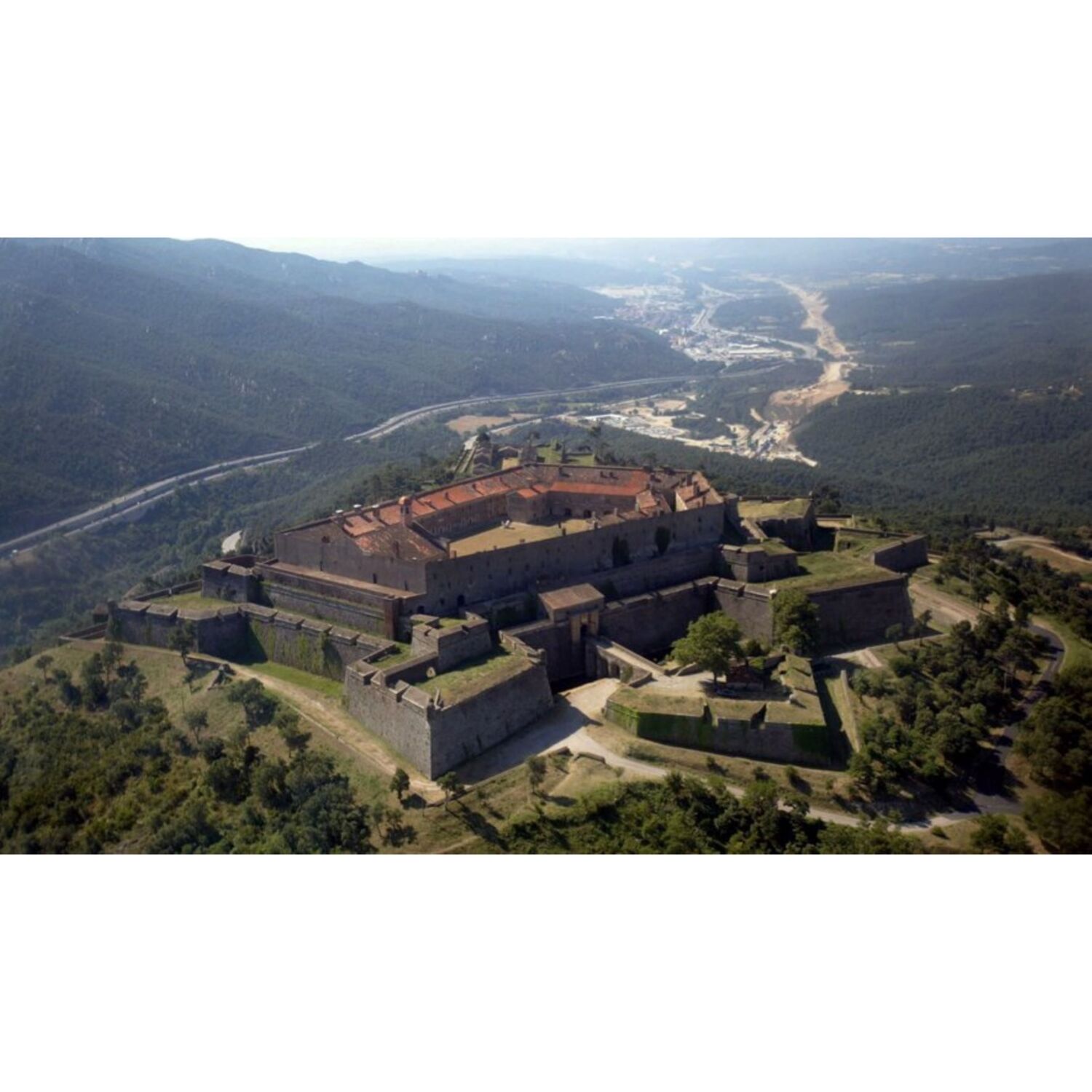 La balade du jour sur 100%radio au Fort de Bellegarde au Perthus