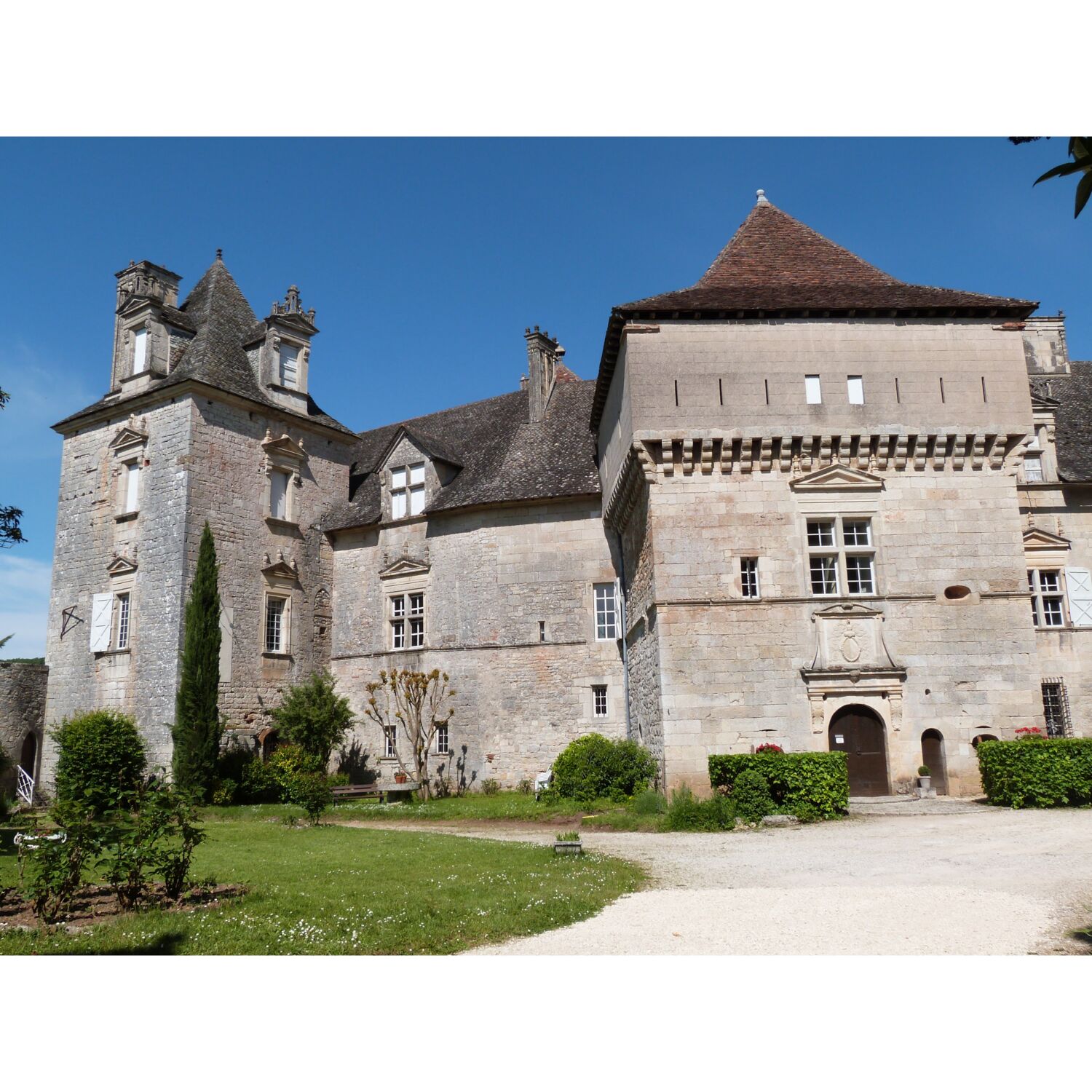 La balade du jour sur 100% radio : Le château de Cénevières dans le Lot