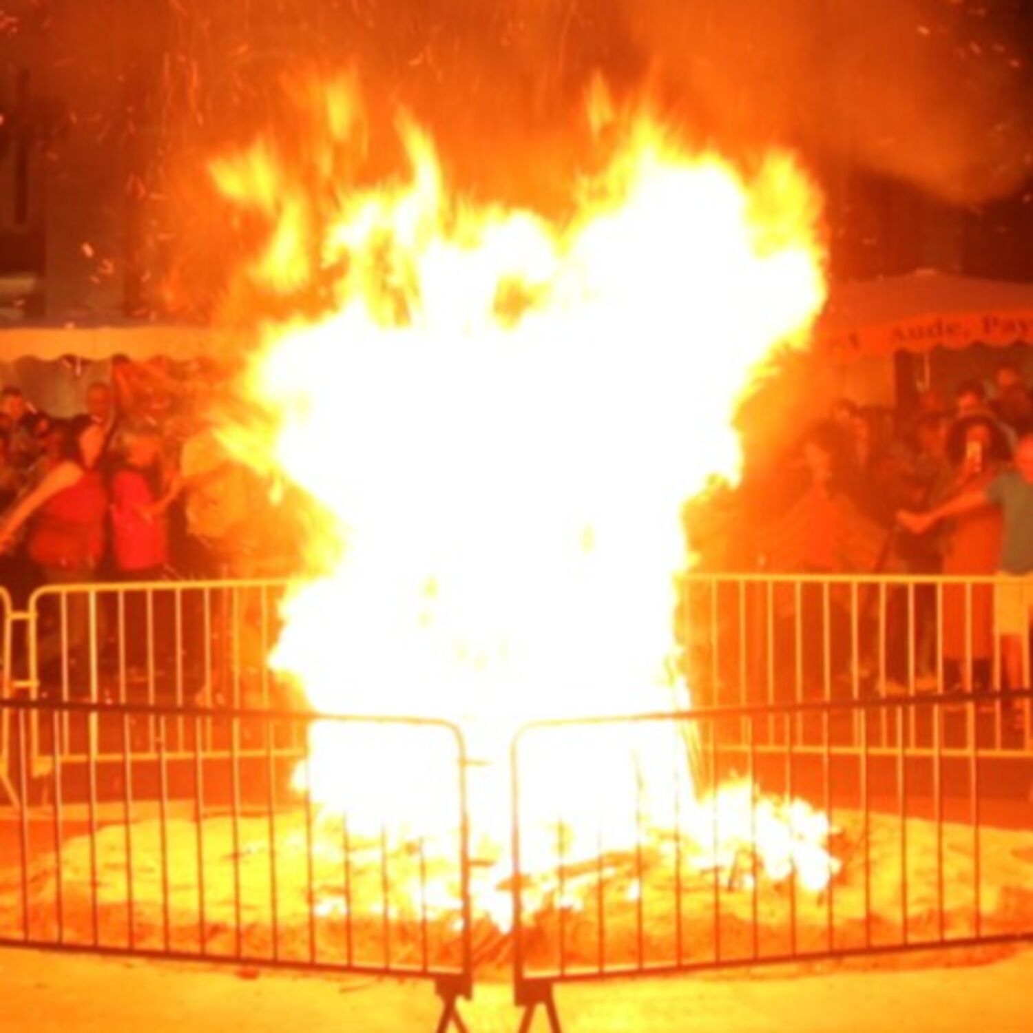 Podcast de l'émission 100% chez vous avec le feu de la Saint Jean à...
