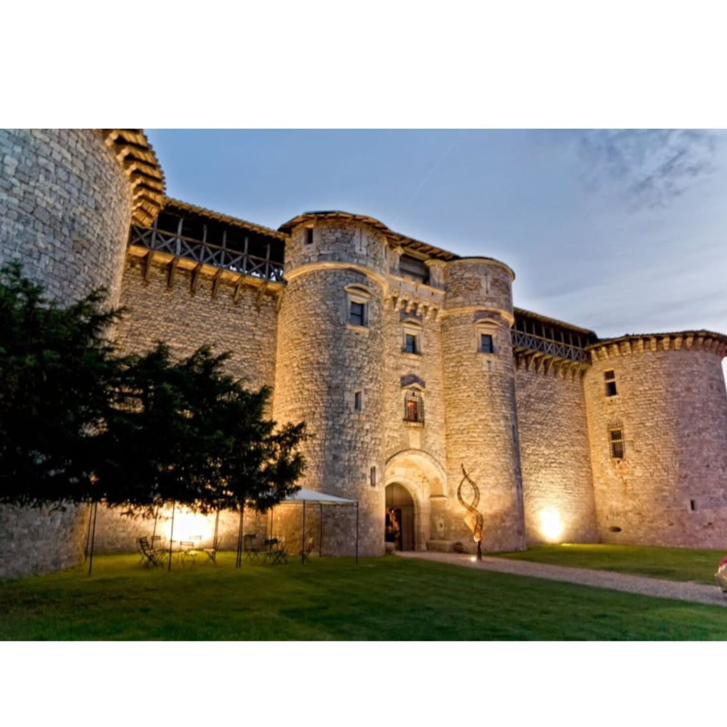 La balade du jour sur 100% radio au Château de Mauriac prés d'Albi