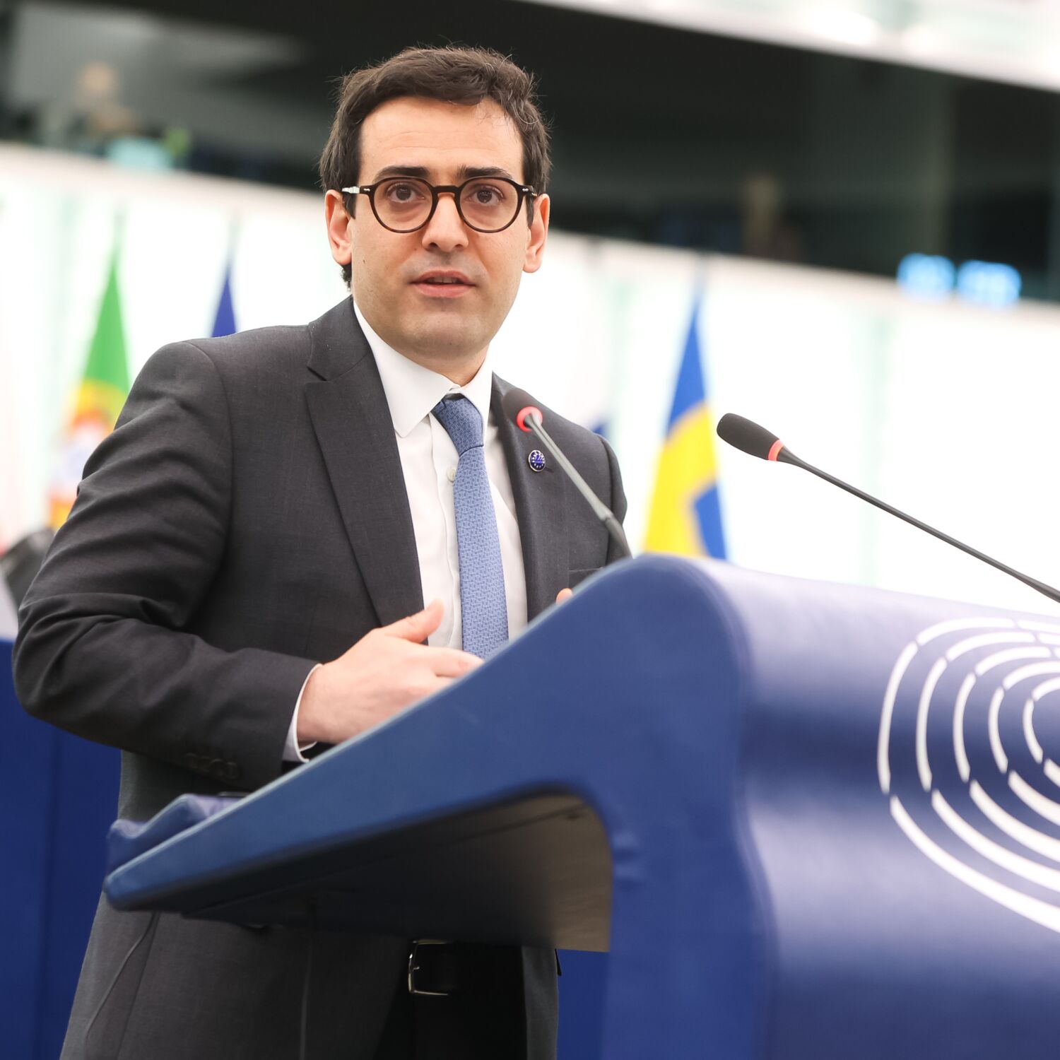 Povzetek plenarnega zasedanja – Strasbourg, april 2025 episode artwork