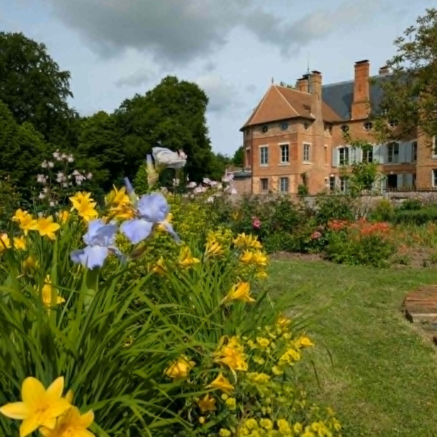 Dans un mois, les eurois ont "rendez-vous aux jardins" episode artwork