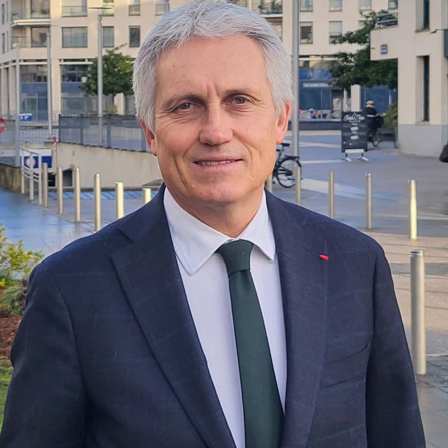 Le député Joël Bruneau travaille notamment sur le mix énergétique episode artwork