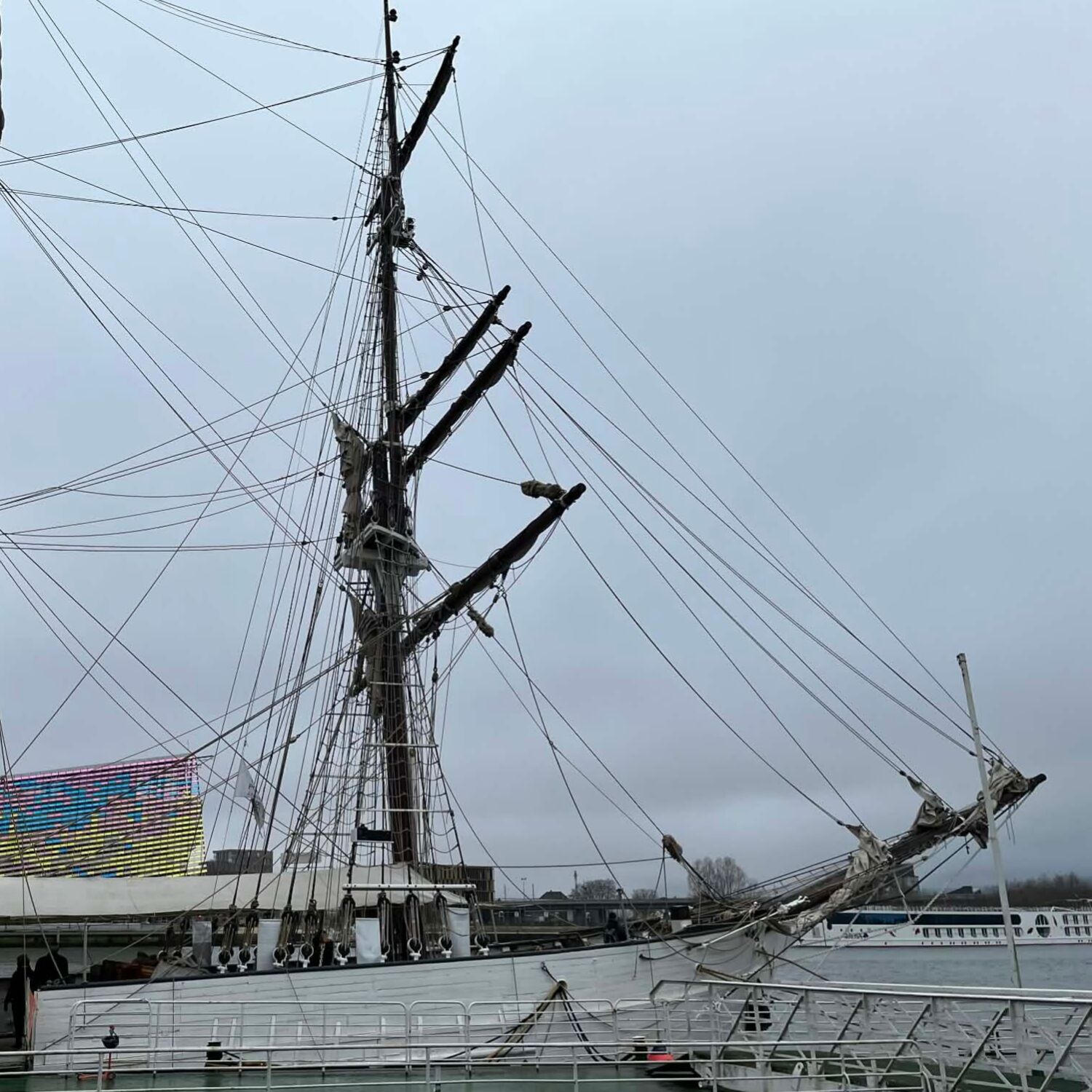 Rouen : le trois-mâts "Le Français", un avant-goût de l'Armada episode artwork