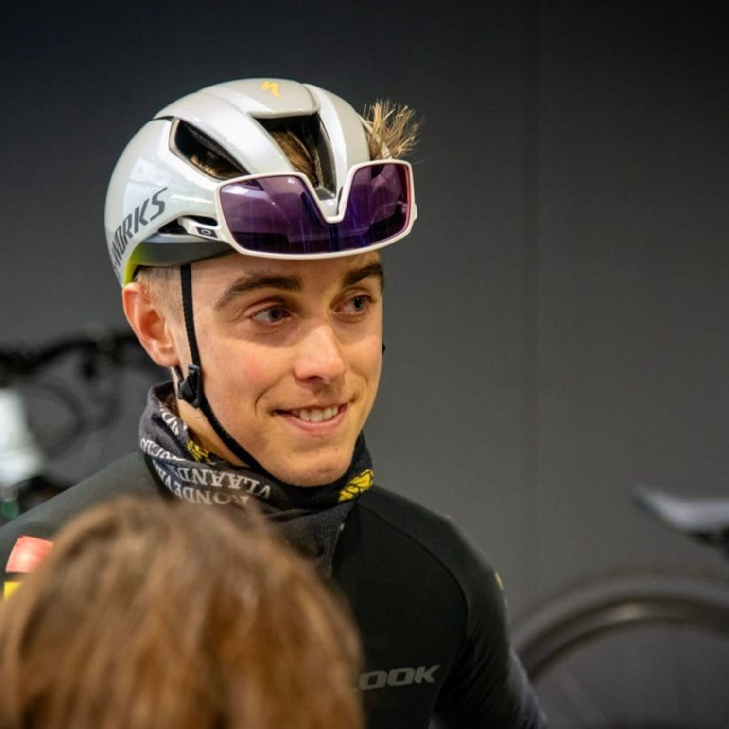 Le cycliste sarthois Louis Rouland de retour de La Vuelta