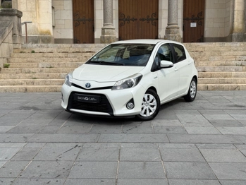 Photo TOYOTA YARIS HYBRIDE 2013
