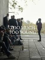 TOO MUCH TOO YOUNG /ANGLAIS/SUEDOIS