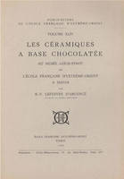 Les céramiques à base chocolatée au Musée Louis-Finot de l'Ecole française d'Extrême-Orient à Hanoï