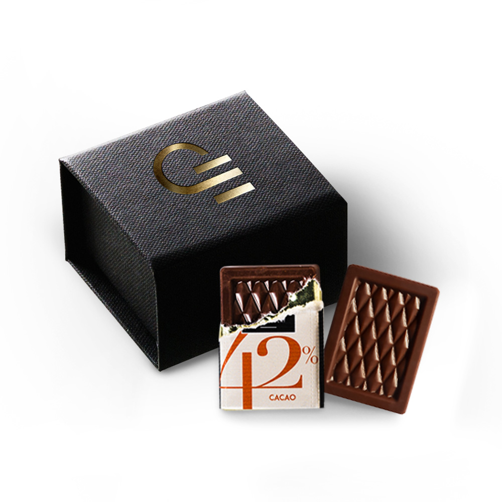 Jolie petite boîte de chocolat de dégustation à offrir en cadeau client