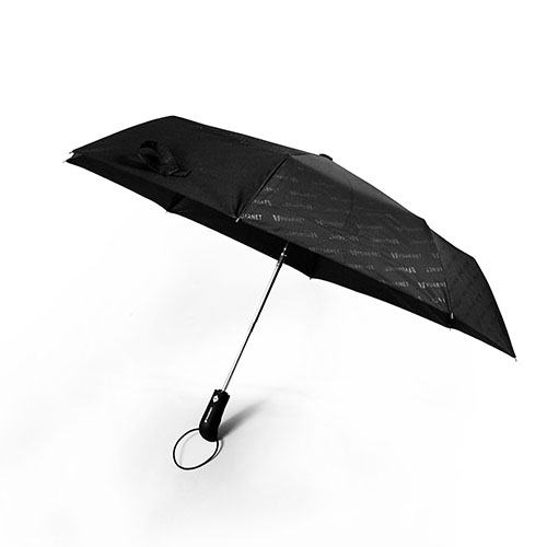 Parapluie publicitaire écologique tempête pliable de la marque Vuarnet