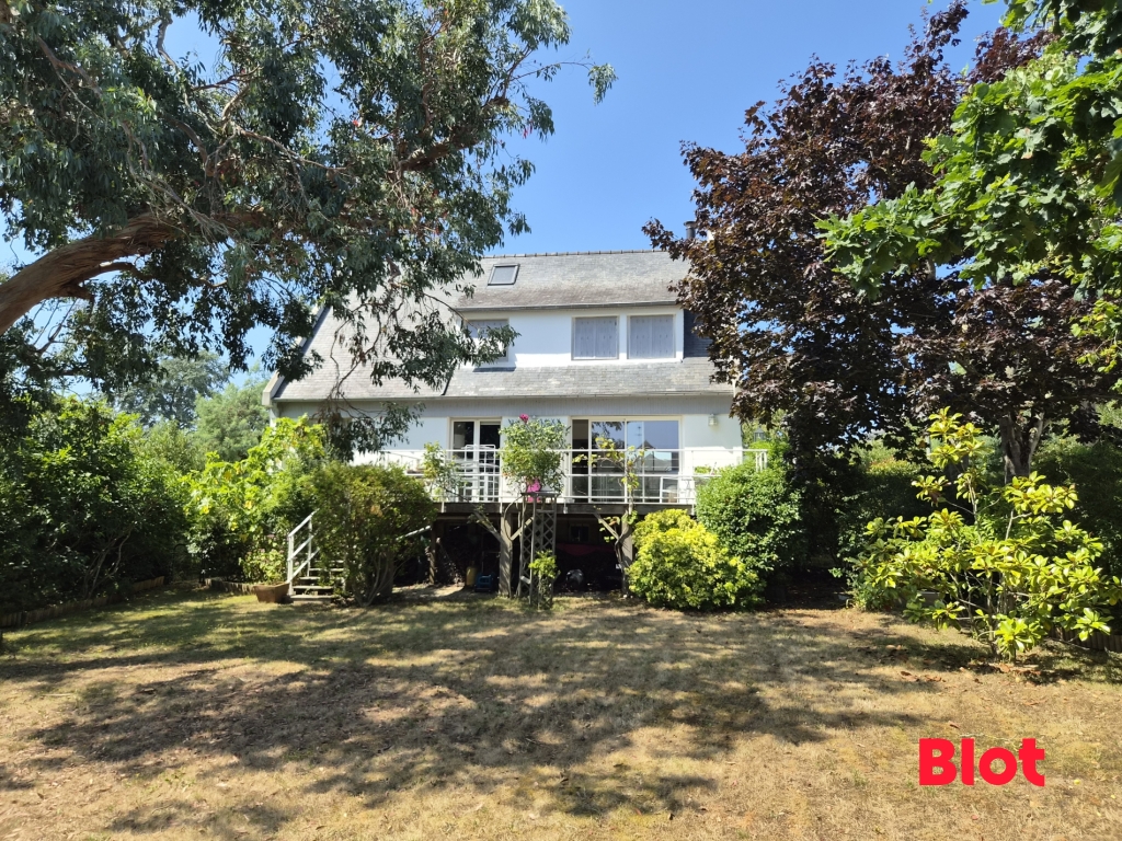 A vendre chez BLOT IMMOBILIER DINARD - Maison familiale - SAINT-BRIAC-SUR-MER