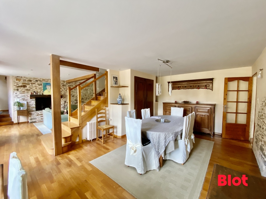 BLOT IMMOBILIER - Maison de caractère de 170 m² – 5 chambres – Terrain de 960 m²