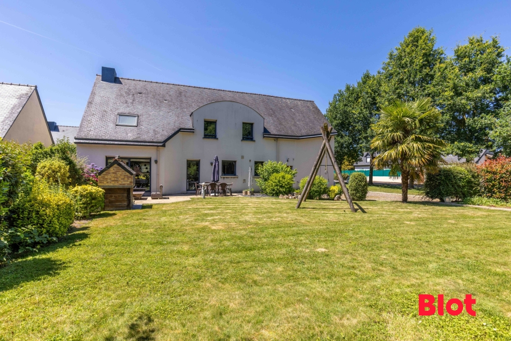 A VENDRE PAR BLOT IMMOBILIER - Maison familiale - 5 chambres - 743m² de terrain - Double garage