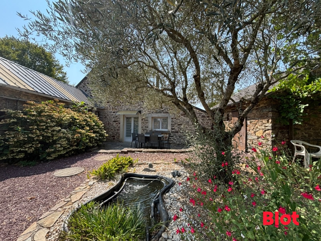 A VENDRE EN EXCLUSIVITE BLOT IMMOBILIER BAIN DE BRETAGNE- LONGERE 5 CH - 150M² - TERRAIN 1500M²
