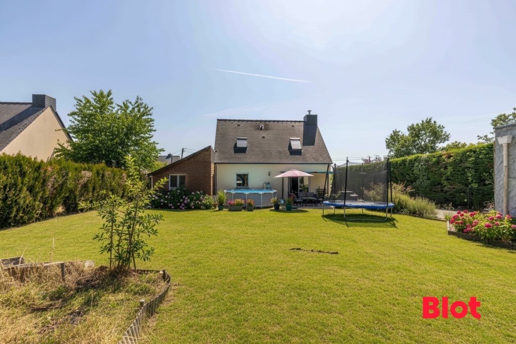 A VENDRE EN EXCLUSIVITE CHEZ BLOT IMMOBILIER - MAISON 4 CHAMBRES - 900 M² DE TERRAIN - PLECHATEL