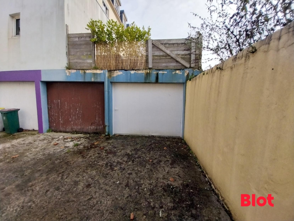 A VENDRE - BREST Saint-Martin - Garage dans une cour fermée