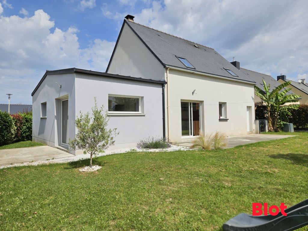 JOLIE MAISON CONTEMPORAINE A VENDRE SUR BEAUCE - 110 m² 4 chambres