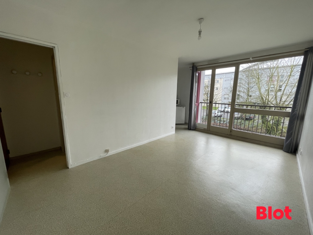 SOUS COMPROMIS CHEZ BLOT IMMOBILIER - RENNES - LONGSCHAMPS - STUDIO - PARKING